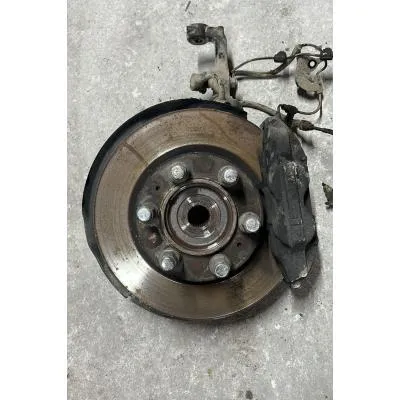 Toyota Hilux 2021-2025 Model 2GD Çıkma 4x4 Ön Alt Taşıyıcı