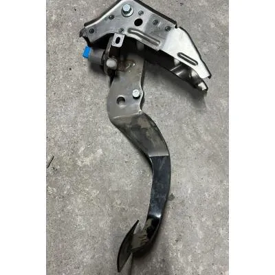 Toyota Hilux 2018-2025 Model  Çıkma Orjinal 2GD Fren Pedalı