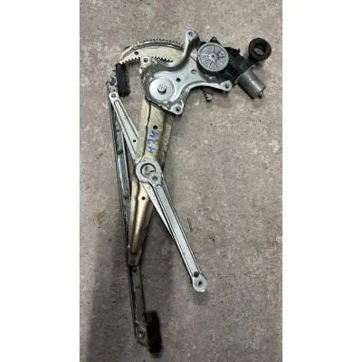 Toyota Hilux 2018-2025 Model  Çıkma Orjinal 2GD Kapı Cam Krikosu