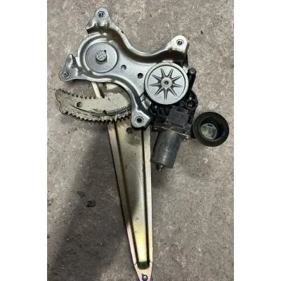 Toyota Hilux 2018-2025 Model  Çıkma Orjinal 2GD Arka Kapı Cam Krikosu