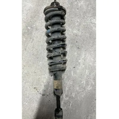 Toyota Hilux 2018-2025 Model Çıkma Orjinal Ön Amortisör