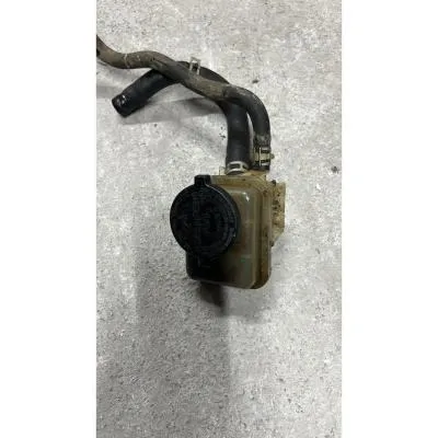 Toyota Hilux 2018-2025 Model Çıkma Orjinal Direksiyon Yağ Bidonu