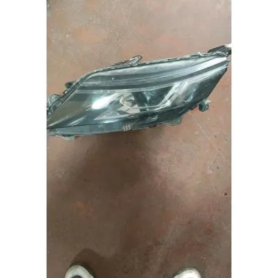 Toyota Hilux Çıkma Orjinal 4x2 2018-2023 Model Far