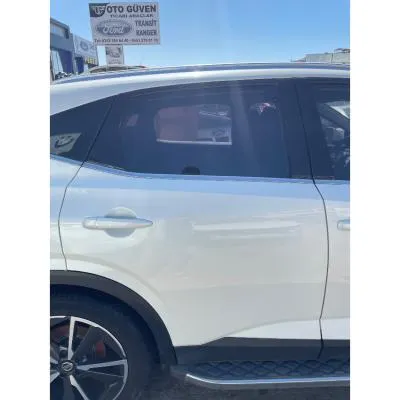 NİSSAN QASHQAİ 2021-2024 MODEL SAĞ ARKA KAPI ORİJİNAL ÇIKMA