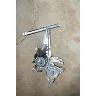 Mitsubishi L200 Euro 6  2016-2019  Çıkma Orjinal  Arka Cam Krikosu Mitsubishi