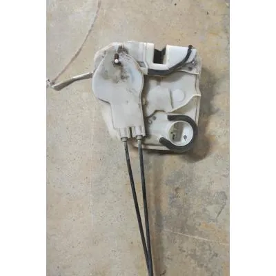 Mitsubishi L200 Euro 6  2016-2019  Çıkma Orjinal Kapı  Kilidi