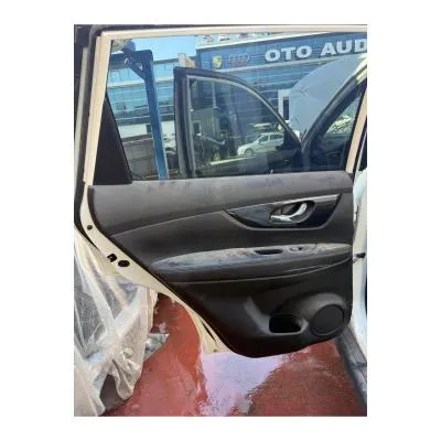nissan xtrail sol arka kapı döşemesi  Nissan