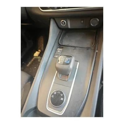 Nissan Qashqai  2024 Model Çıkma Orjinal  Otomatik Vites Kolu