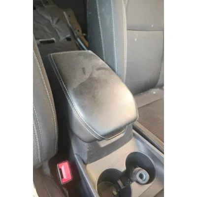 Nissan Qashqai  2024 Model Çıkma Orjinal  Orta konsol