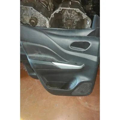 Nissan Navara Çıkma Orjinal Euro6 2016-2023  Kapı Döşemesi