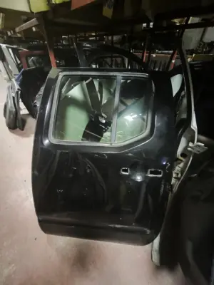 Nissan navara Çıkma Orjinal 2005-2013 Model Sağ Arka Kapı