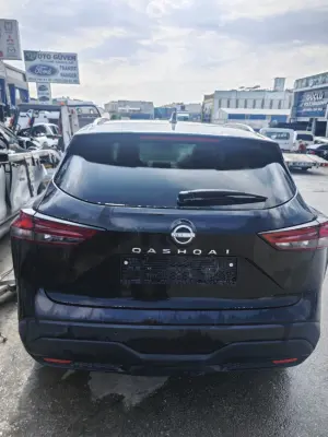 Nissan Qashgai Çıkma Orjinal 2023 Model Arka Tampon