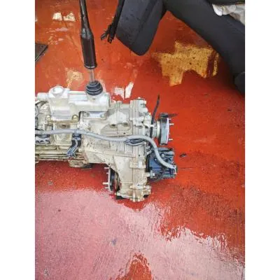 Toyota hilux çıkma orjinal 2023 modeel 4x4 arazi şanzımanı