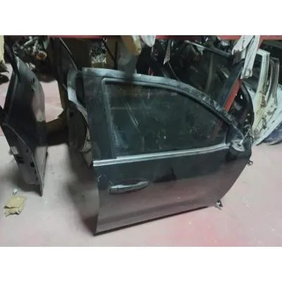 Isuzu Dmax Çıkma Orjinal Sağ Ön Kapı