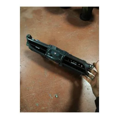 Toyota Hilux  2023 Model Orta Kalorifer Izgarası