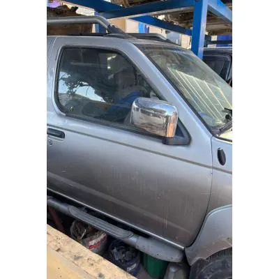 Nissan Skystar 2003-2012 Çıkma Orjinal Sağ Ön Kapı