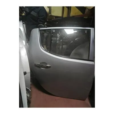 Mitsubishi L200 2007-2015 Model Çıkma Orjinal Sağ Arka kapı