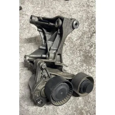 Nissan Qashqai 2008-2017 Model R9M Çıkma orjinal Klima kompresör Ayağı