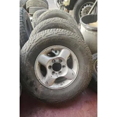 Nissan Skystar 2003-2012 model Çıkma Orjinal Alüminyum kant