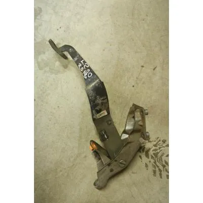 Mitsubishi L200 2007-2015 Model Çıkma Orjinal CR Kasa Debriyaj Pedalı