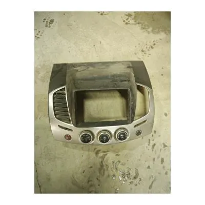 Mitsubishi L200 2007-2015 Model Çıkma Orjinal CR Kasa  Klima Paneli