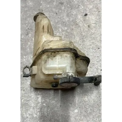 Toyota Hilux 2021-2025 Model 2GD Çıkma Orjinal  Yedek Su Bidonu